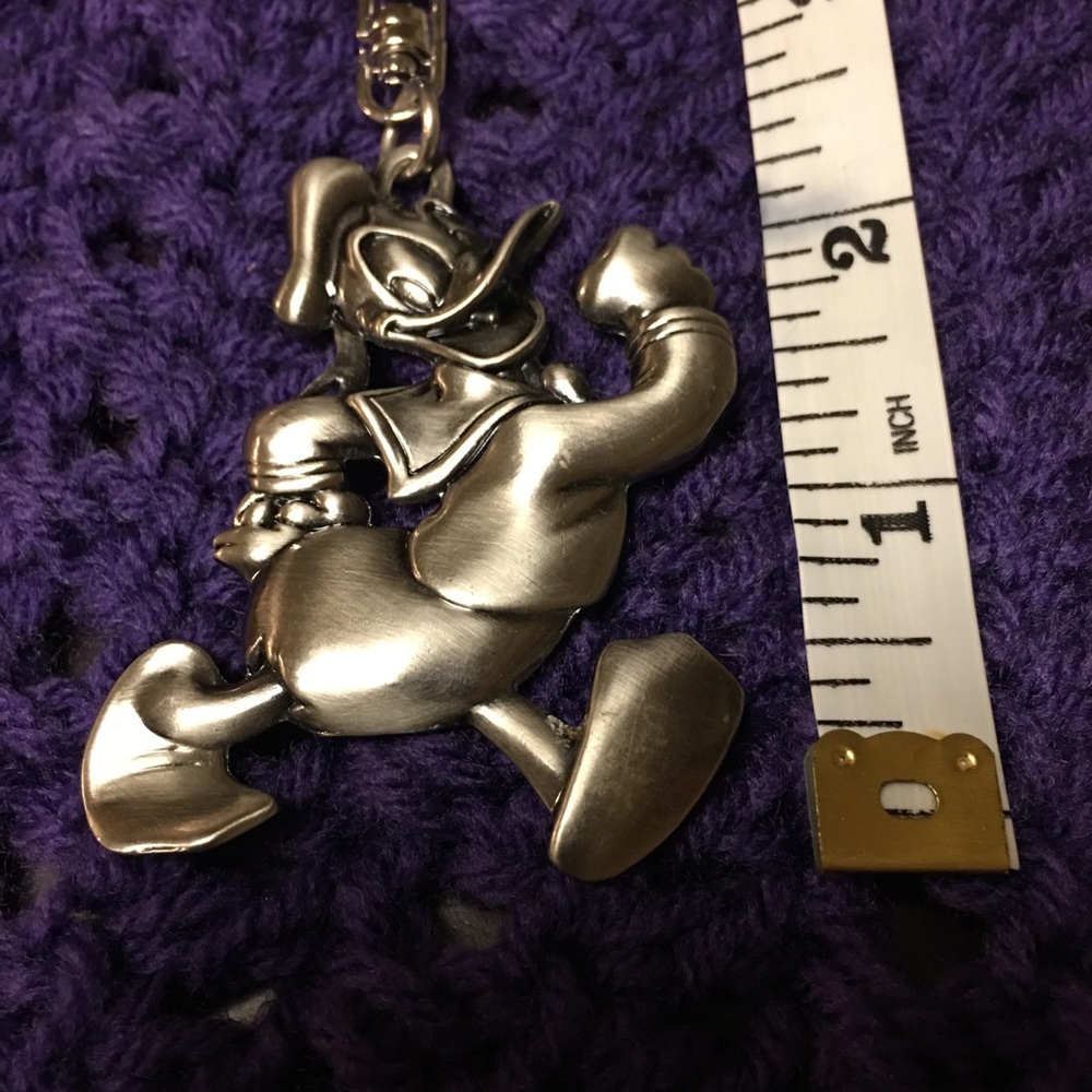 Donald Duck Metal Key Chain - Picture 2 of 8